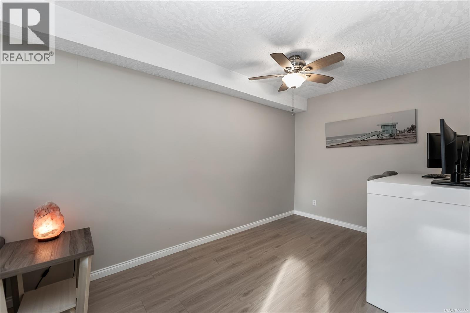 111 3010 Washington Avenue, Victoria