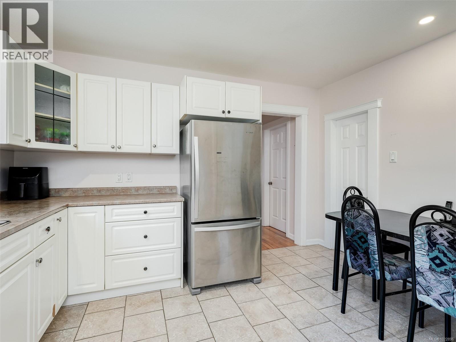  3260 Seaton Street, Saanich