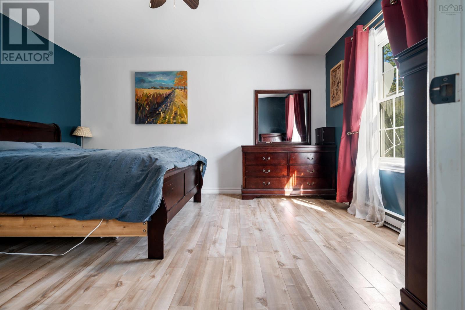 Property 23 of 49 of 276 Linwood Harbour Road