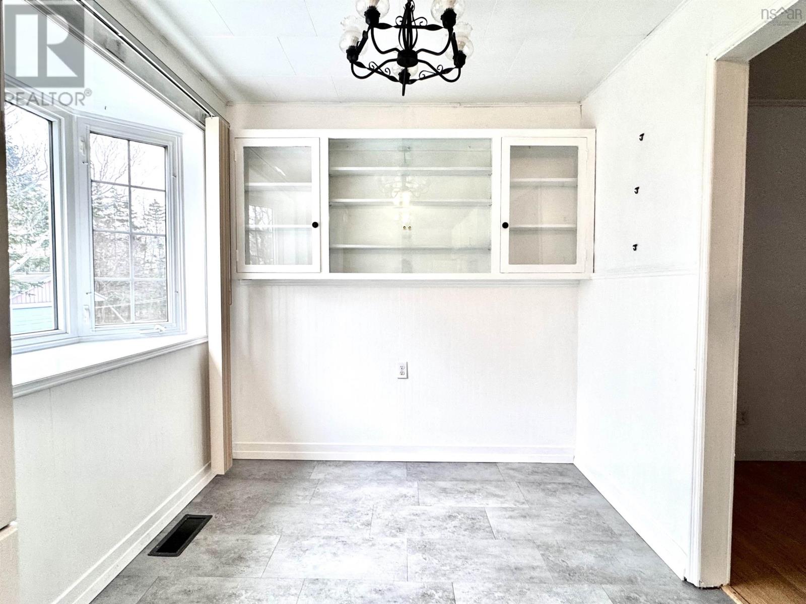 Property 10 of 47 of 18 Avalon Crescent