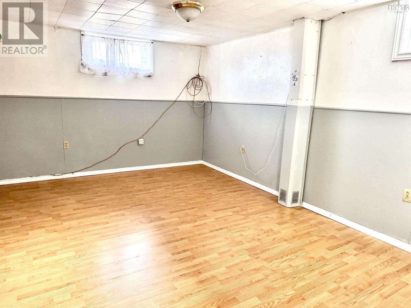 Property 22 of 47 of 18 Avalon Crescent