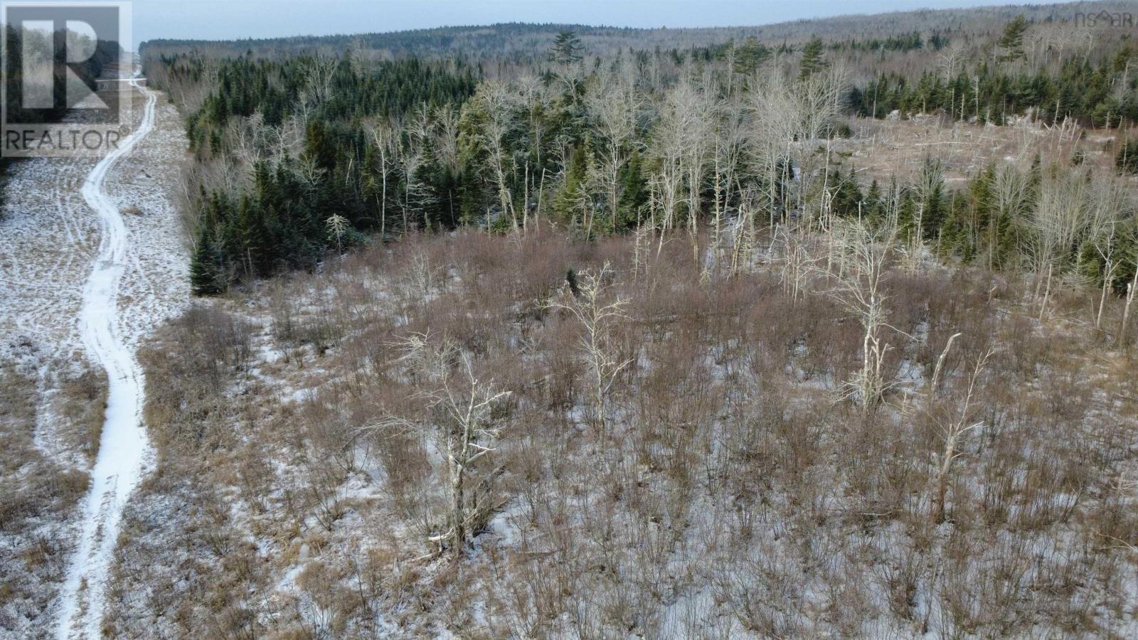 Property 8 of 17 of Lake Egmont Road W