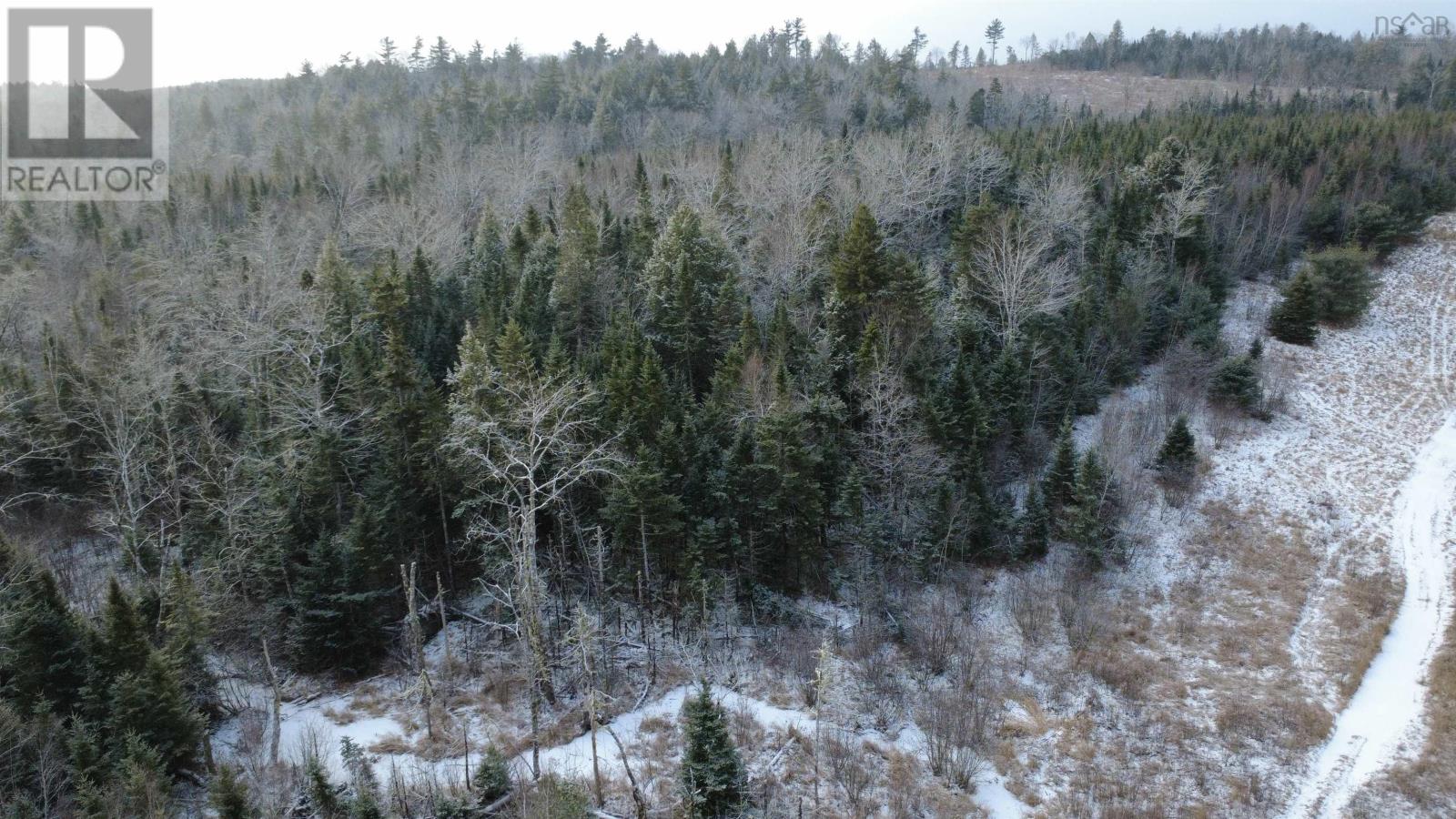 Property 16 of 17 of Lake Egmont Road W