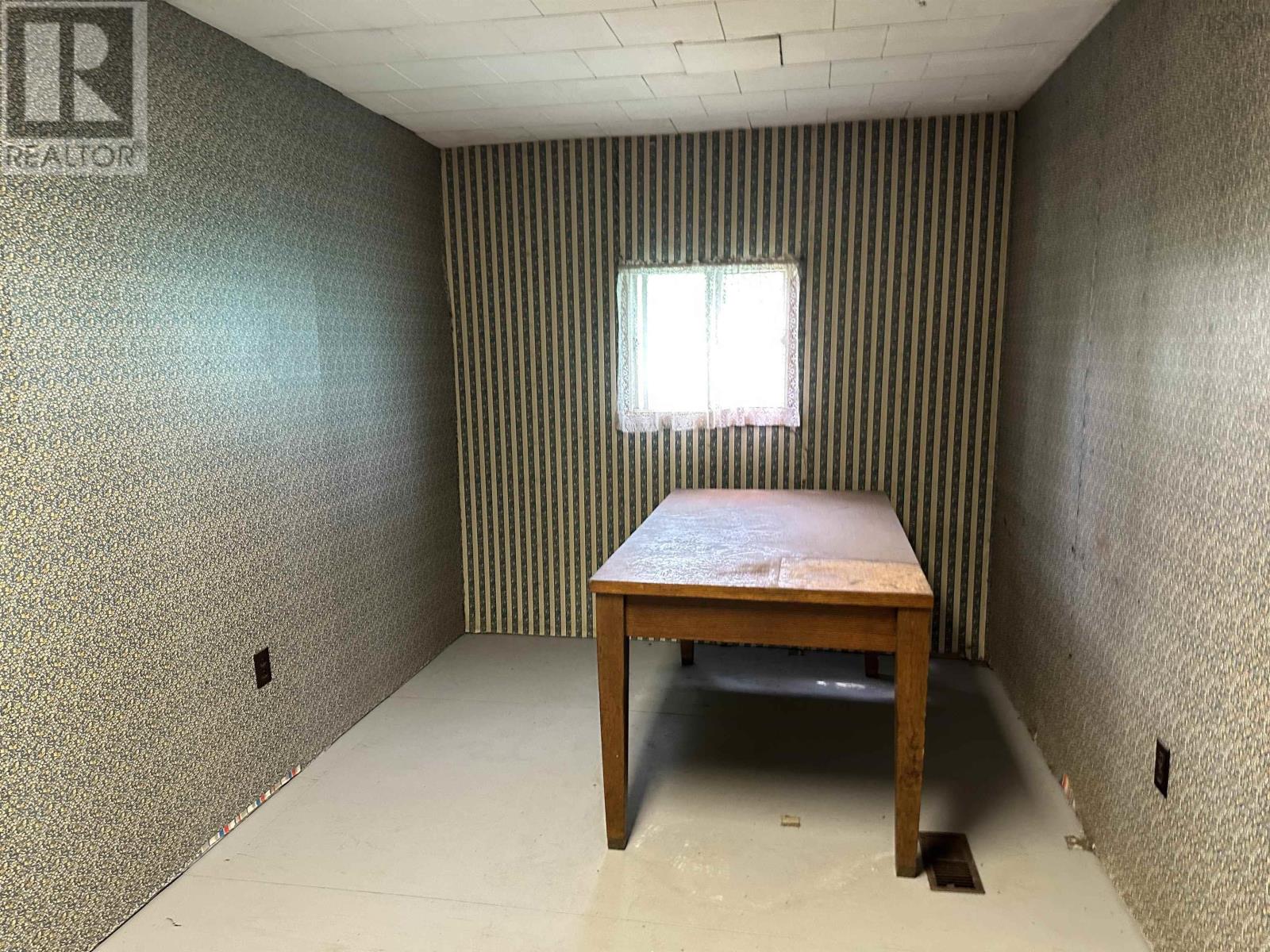 Property 33 of 49 of 6185 Highway 4