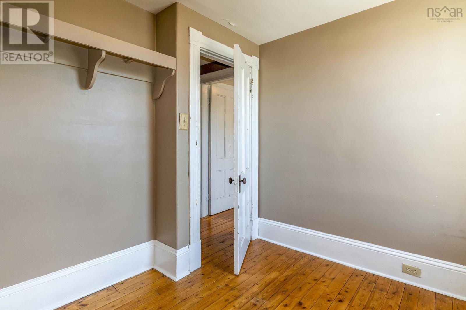 Property 34 of 39 of 503 Robie Street