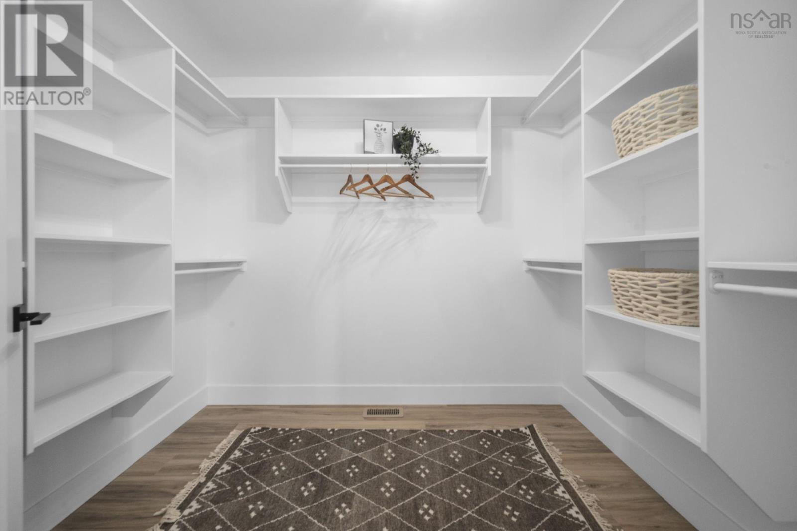 Property 27 of 49 of 14 Wanders Way