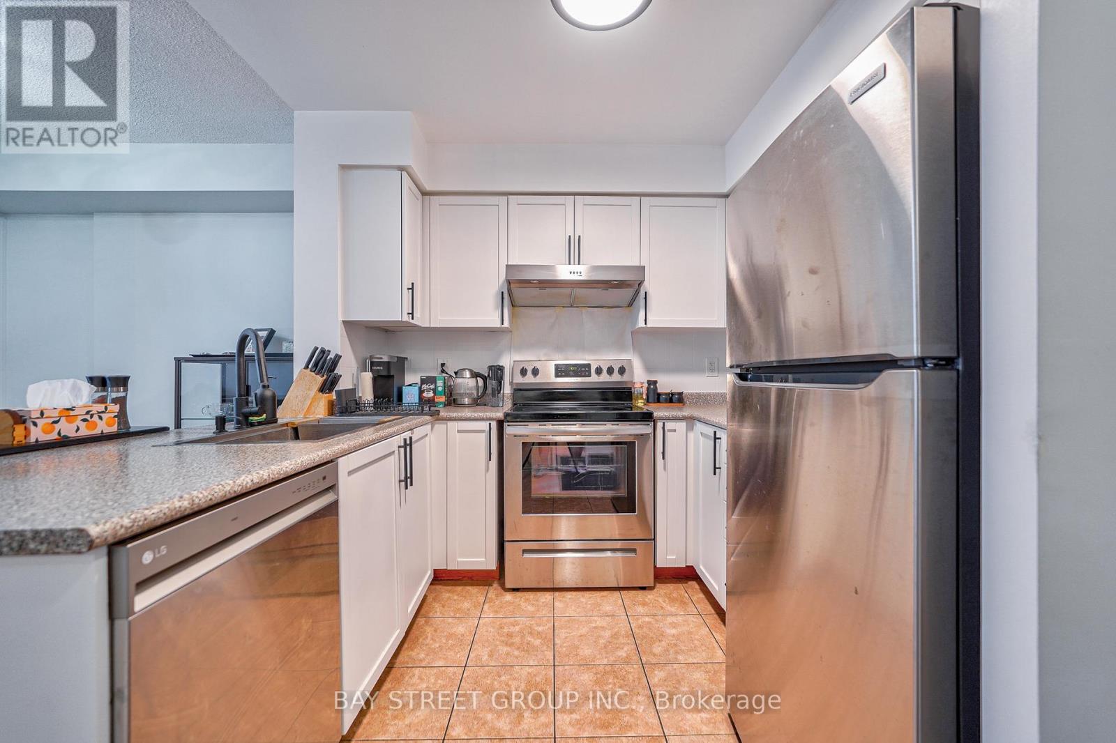 #803 5500 YONGE STREET - 10