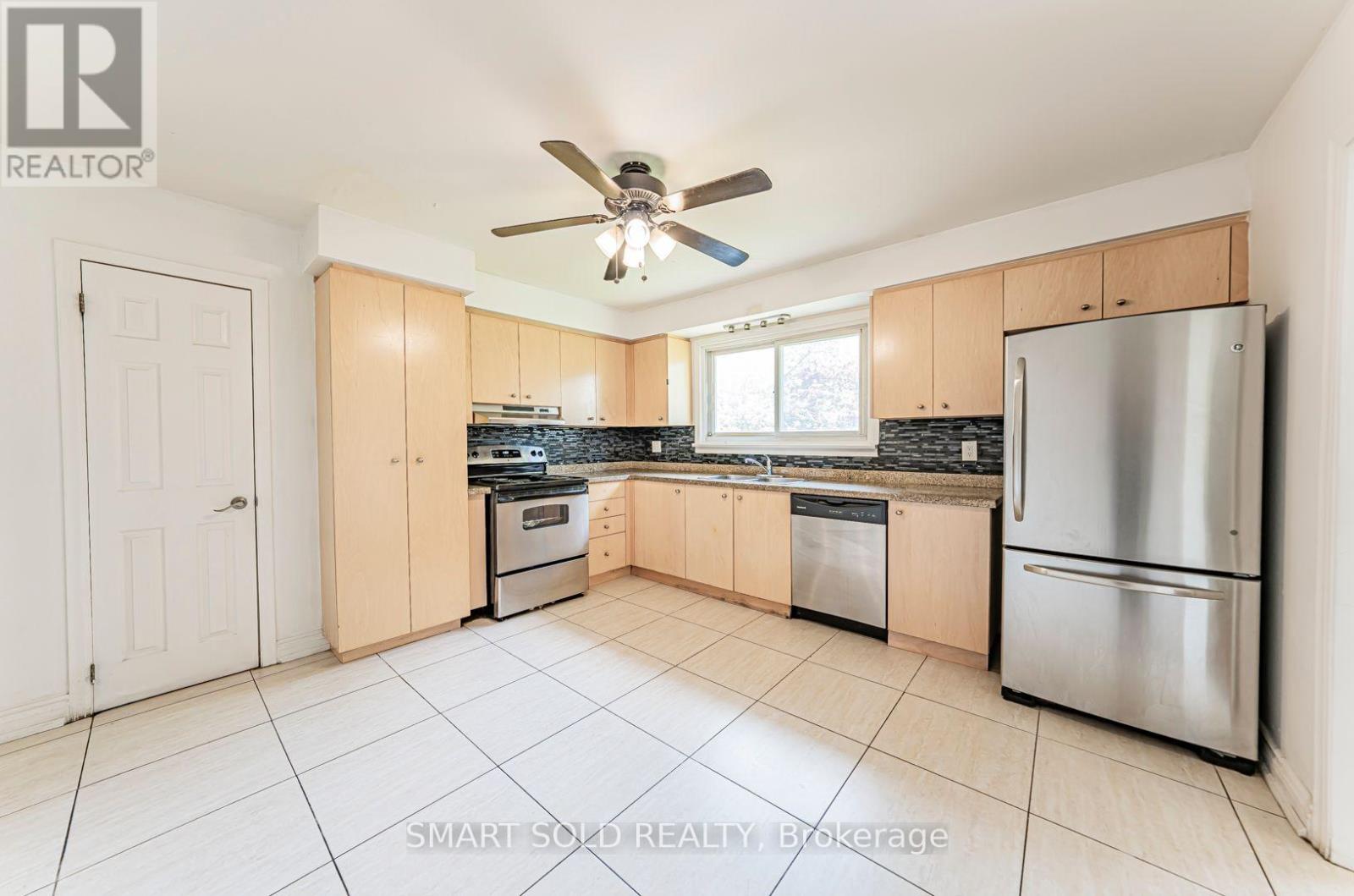 75 STOCKDALE CRESCENT - 19