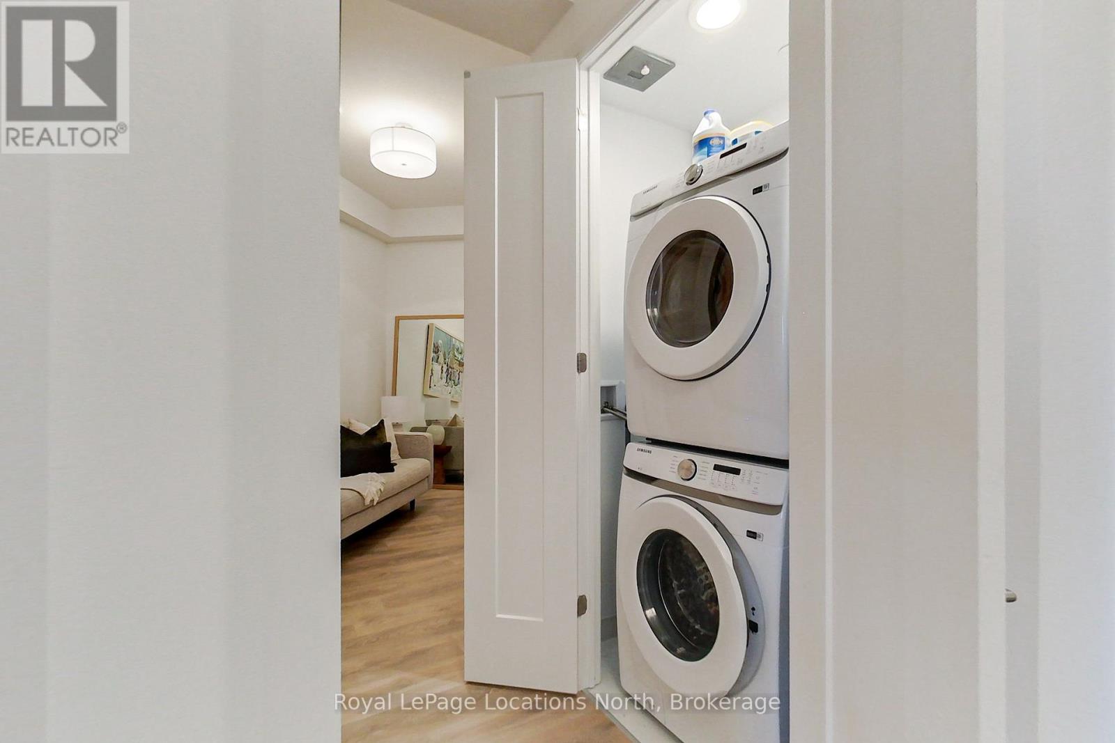 #525 1 HUME STREET - 24