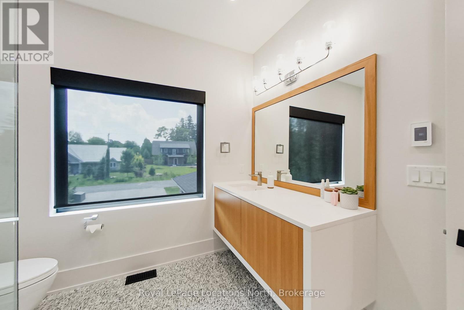 74 ARTHUR STREET E - 25
