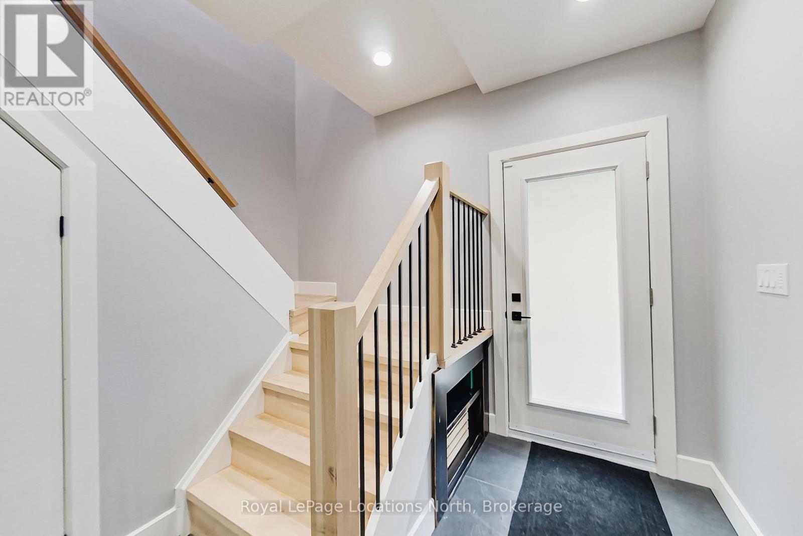 74 ARTHUR STREET E - 35
