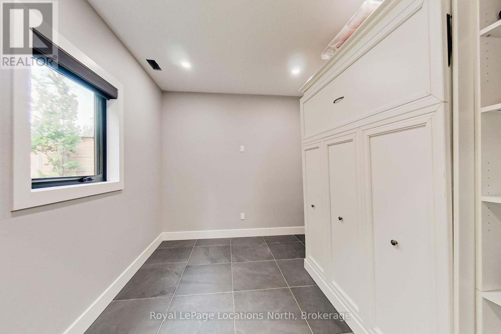 74 ARTHUR STREET E - 36