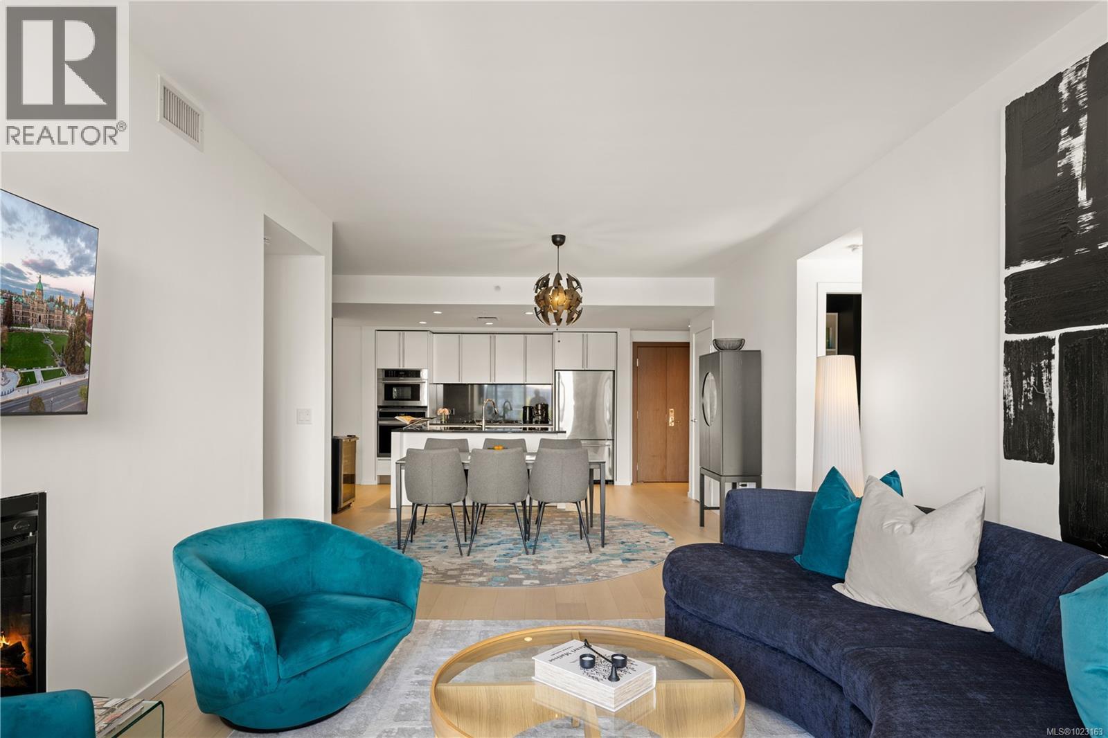 210 100 Saghalie Road, Victoria