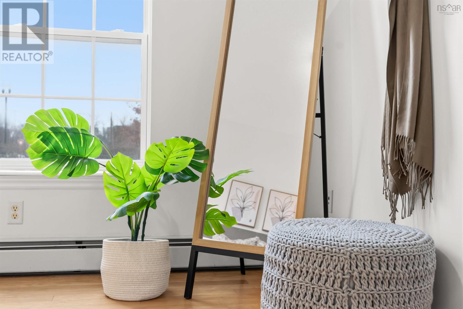 Property 22 of 37 of 103 5769 Cunard Street