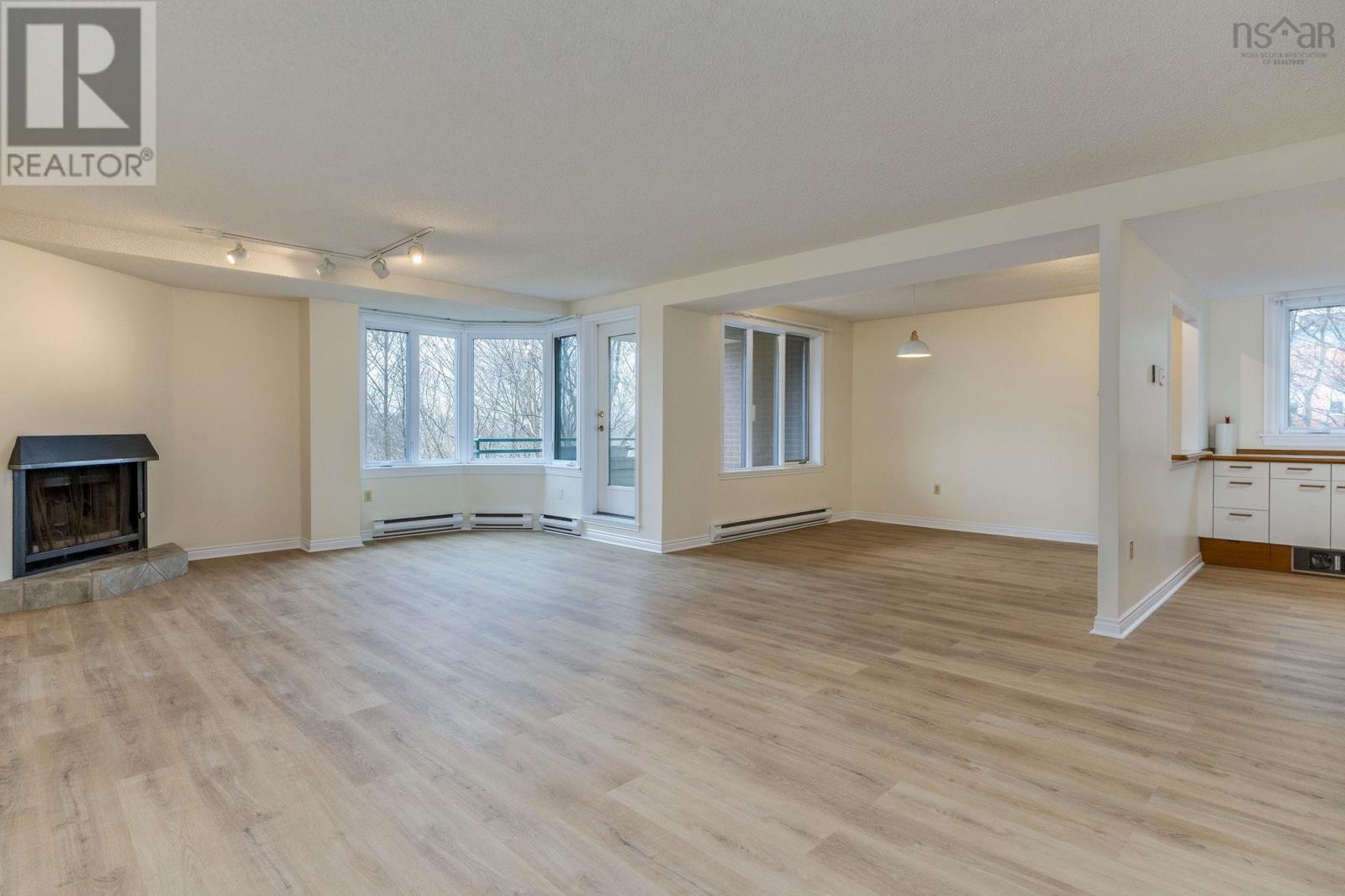 Property 4 of 30 of 110 1350 Oxford Street