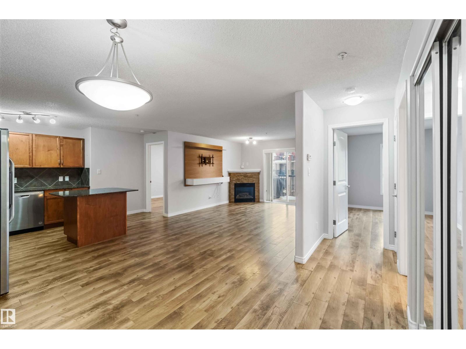 #319 17415 99 AV NW NW - Photo 4 of 33, Edmonton, Alberta