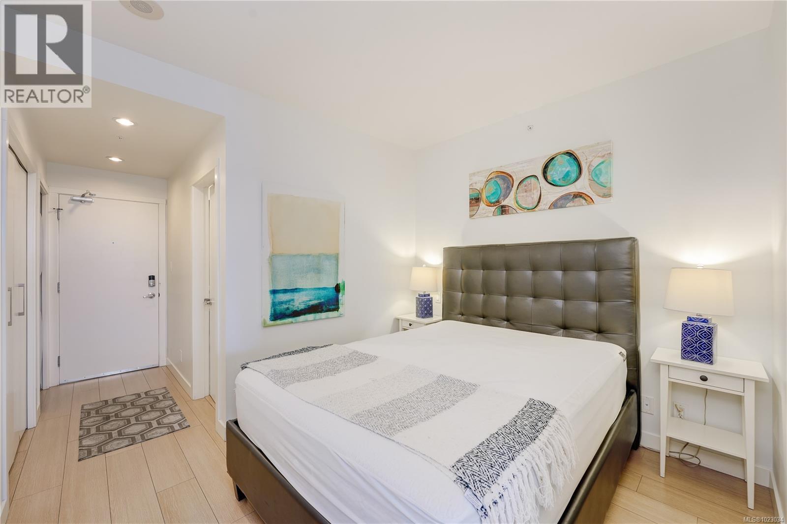 910 728 Yates Street, Victoria