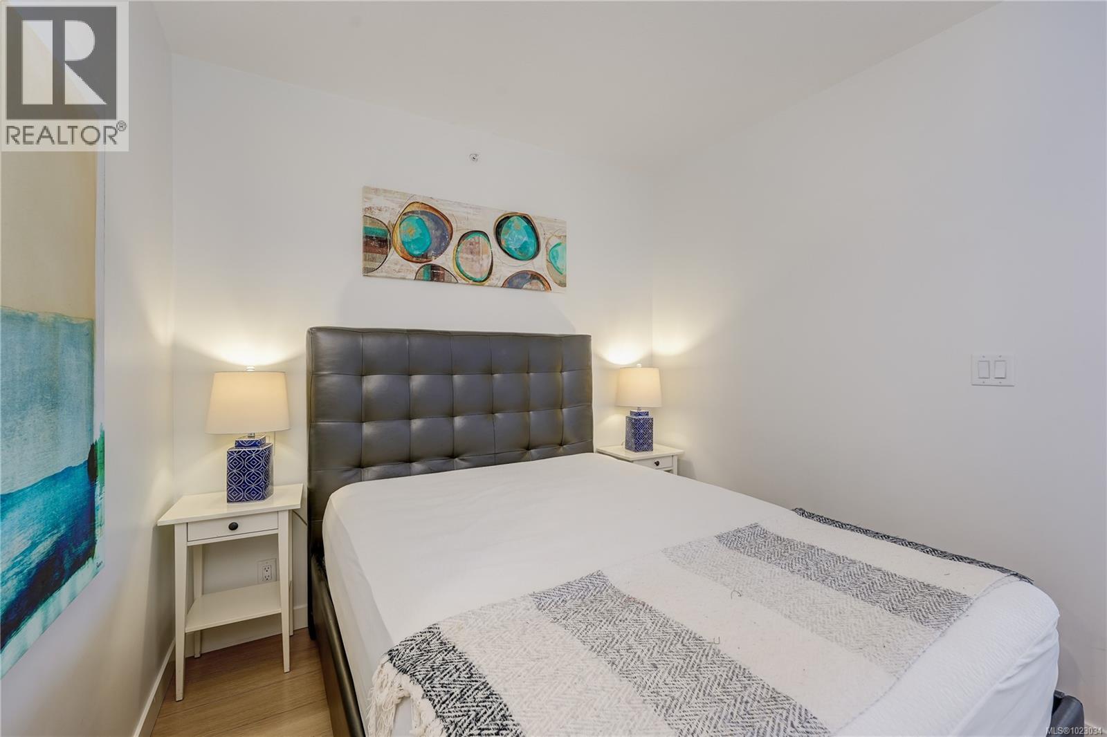 910 728 Yates Street, Victoria