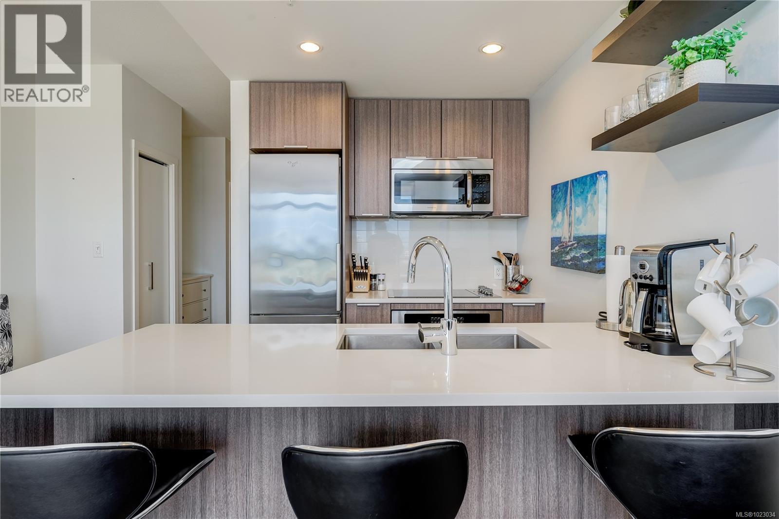 910 728 Yates Street, Victoria