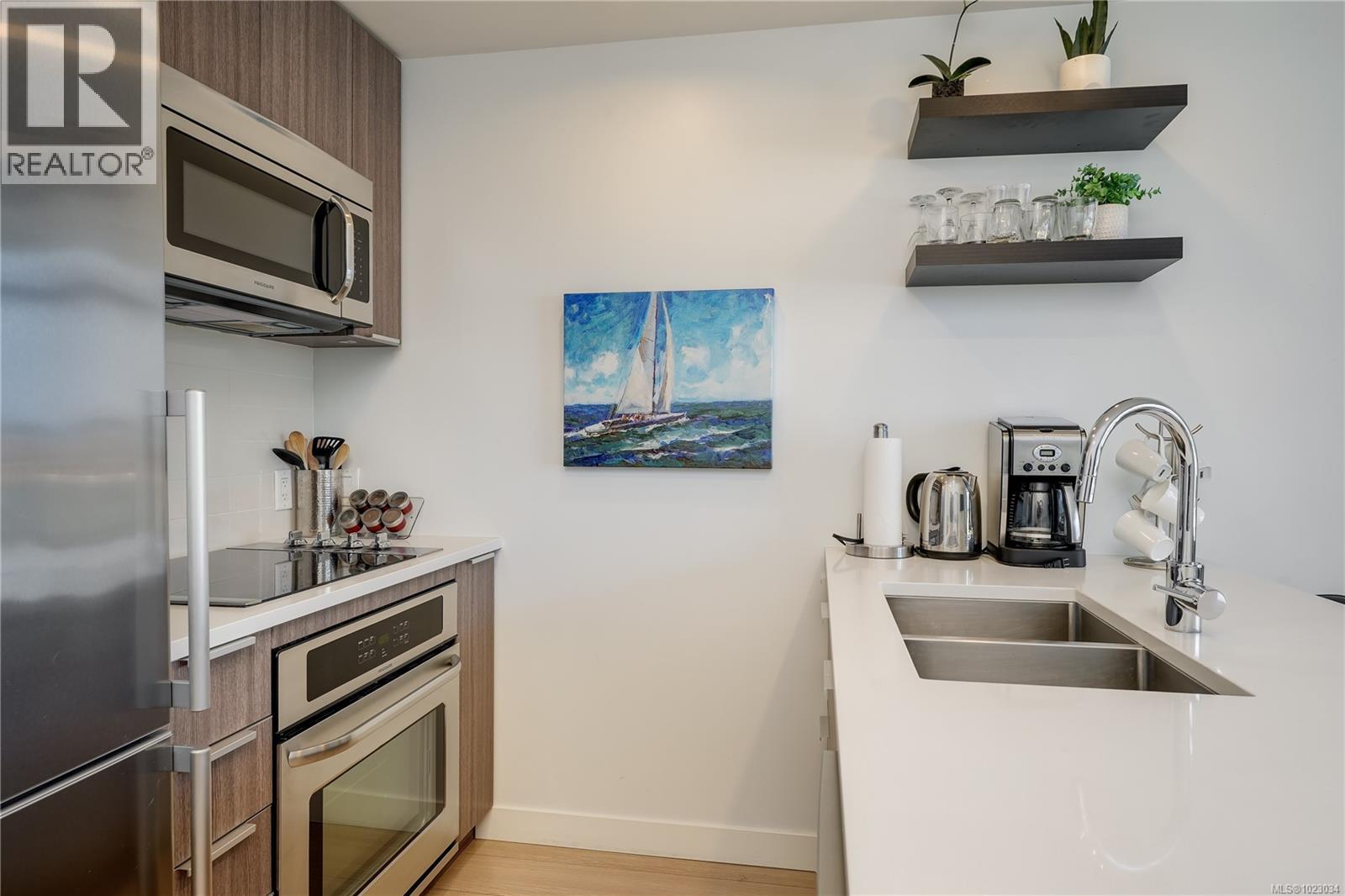 910 728 Yates Street, Victoria