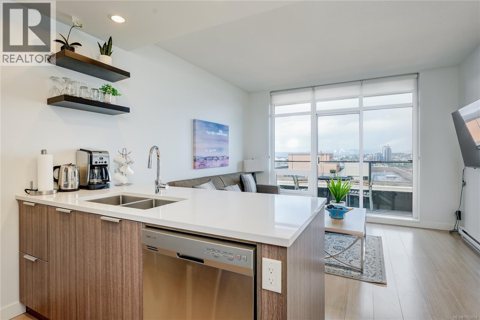 910 728 Yates Street, Victoria