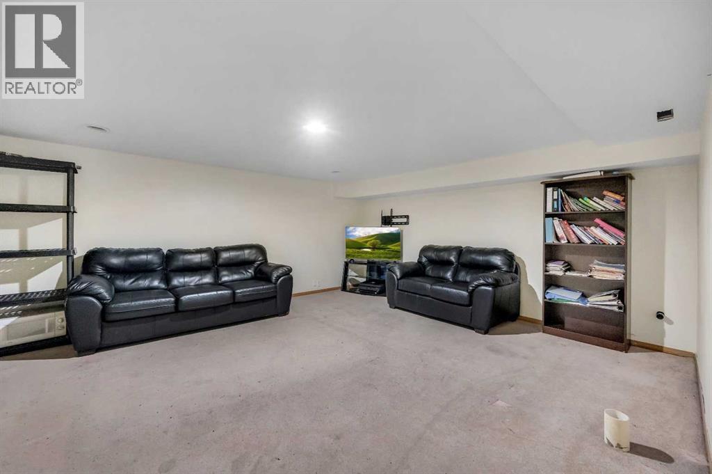 Single Family House for Sale in  Martinpark Way NE Martindale Calgary 