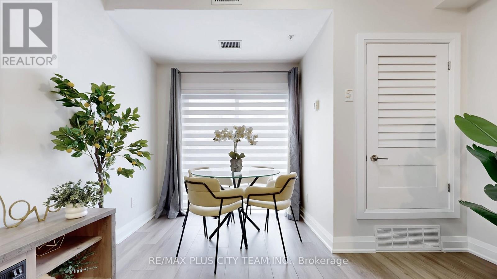 481 Rupert Unit 120 photo 5