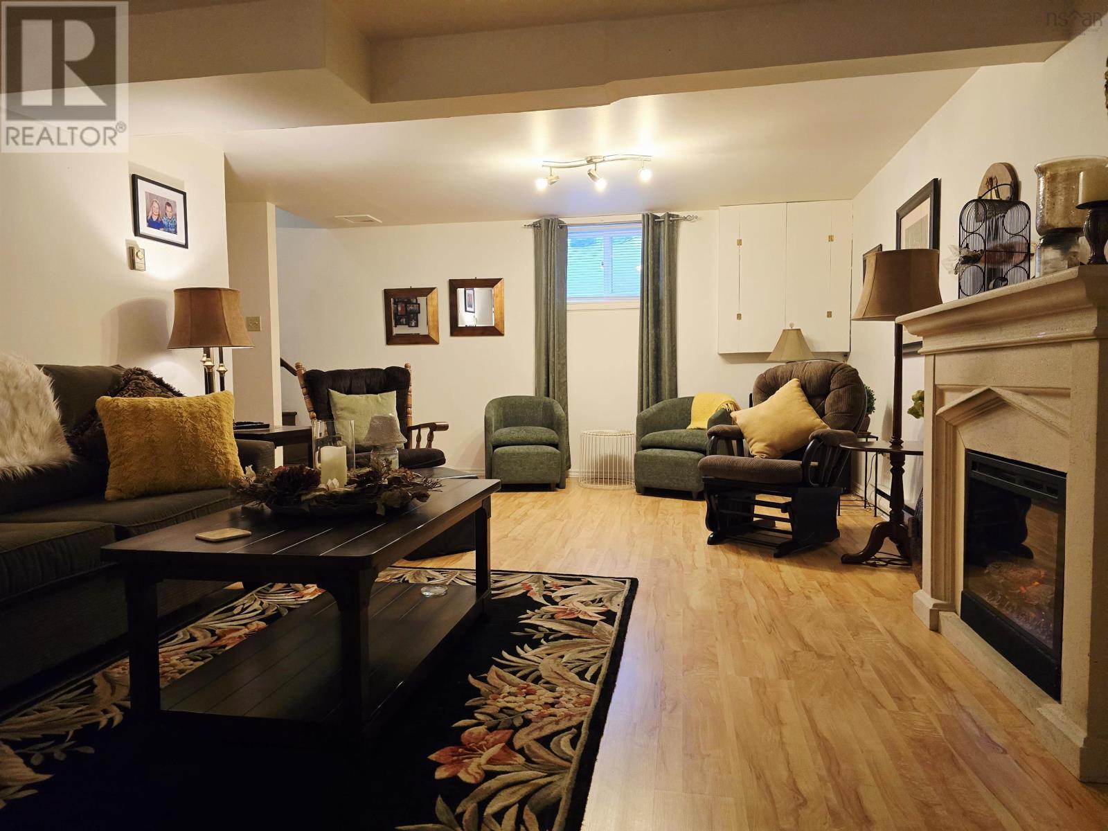 Property 24 of 34 of 44 Green Street