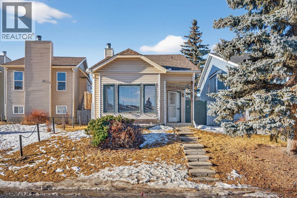 Single Family House 3 Level for Sale in  Castledale Way NE Castleridge Calgary 