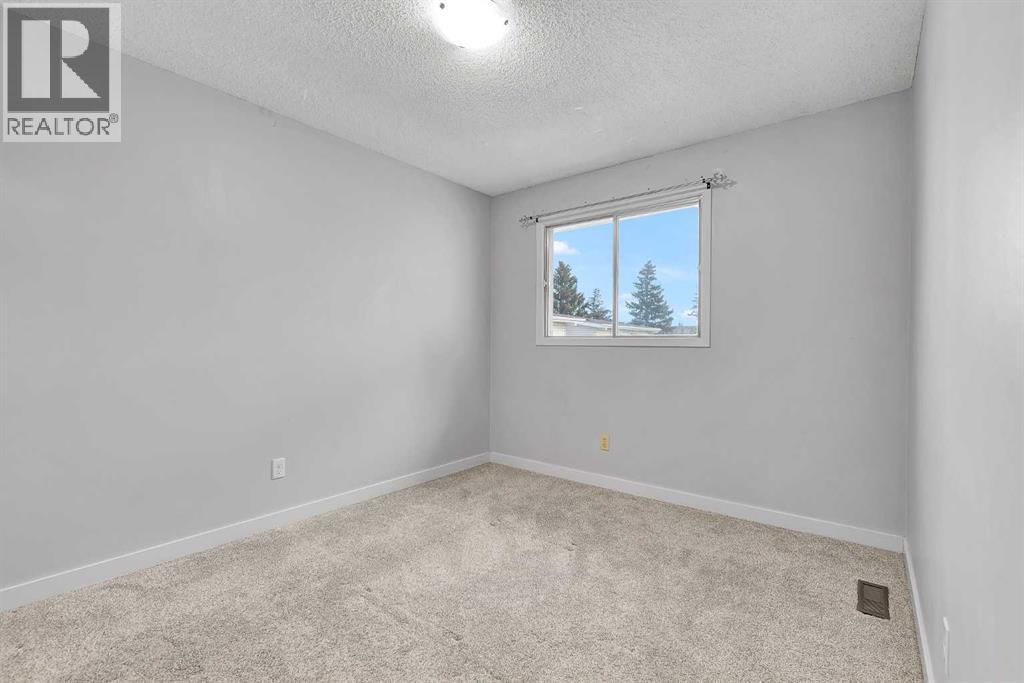 Single Family House for Sale in    Street SW Glenbrook Calgary 