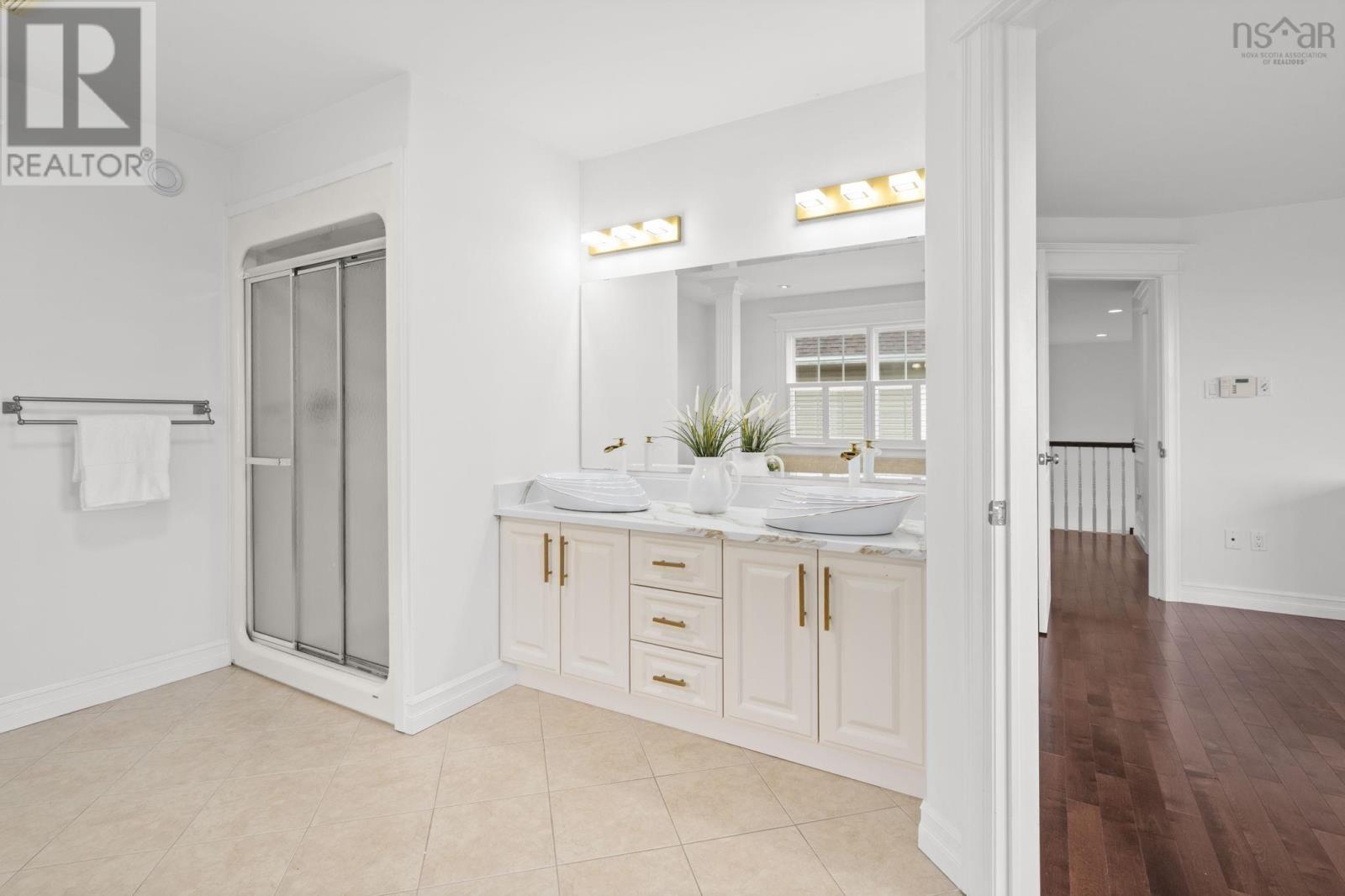 Property 27 of 51 of 24 Vanier Way