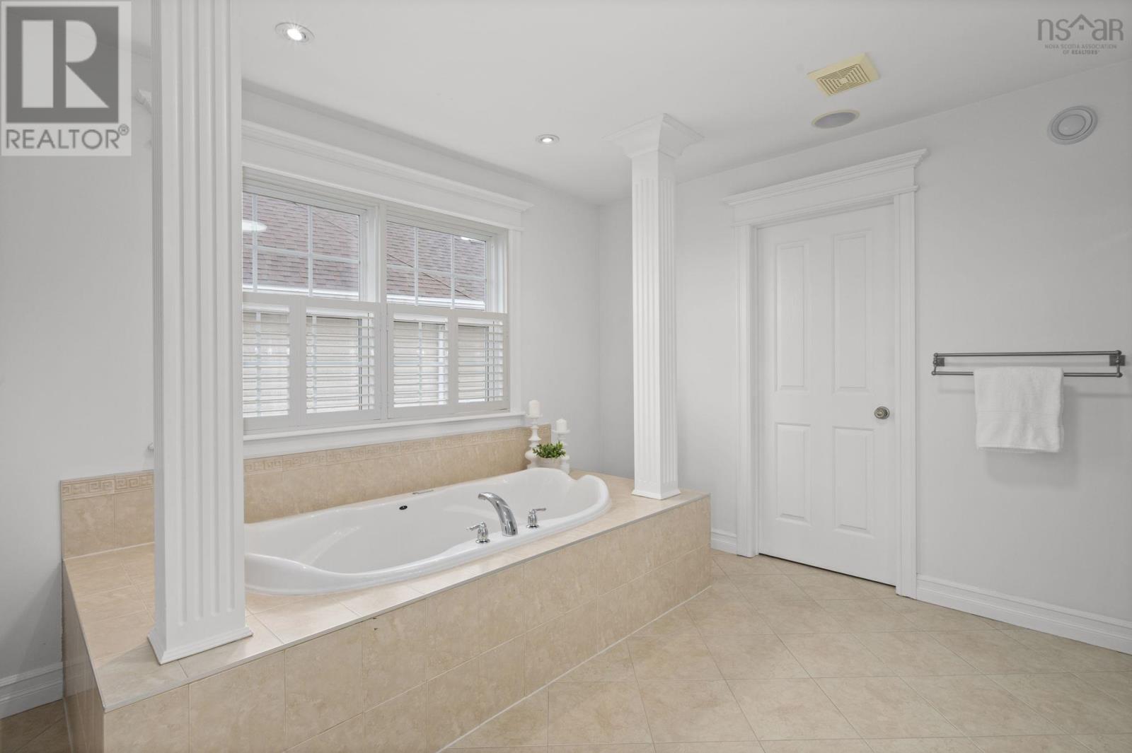 Property 28 of 51 of 24 Vanier Way