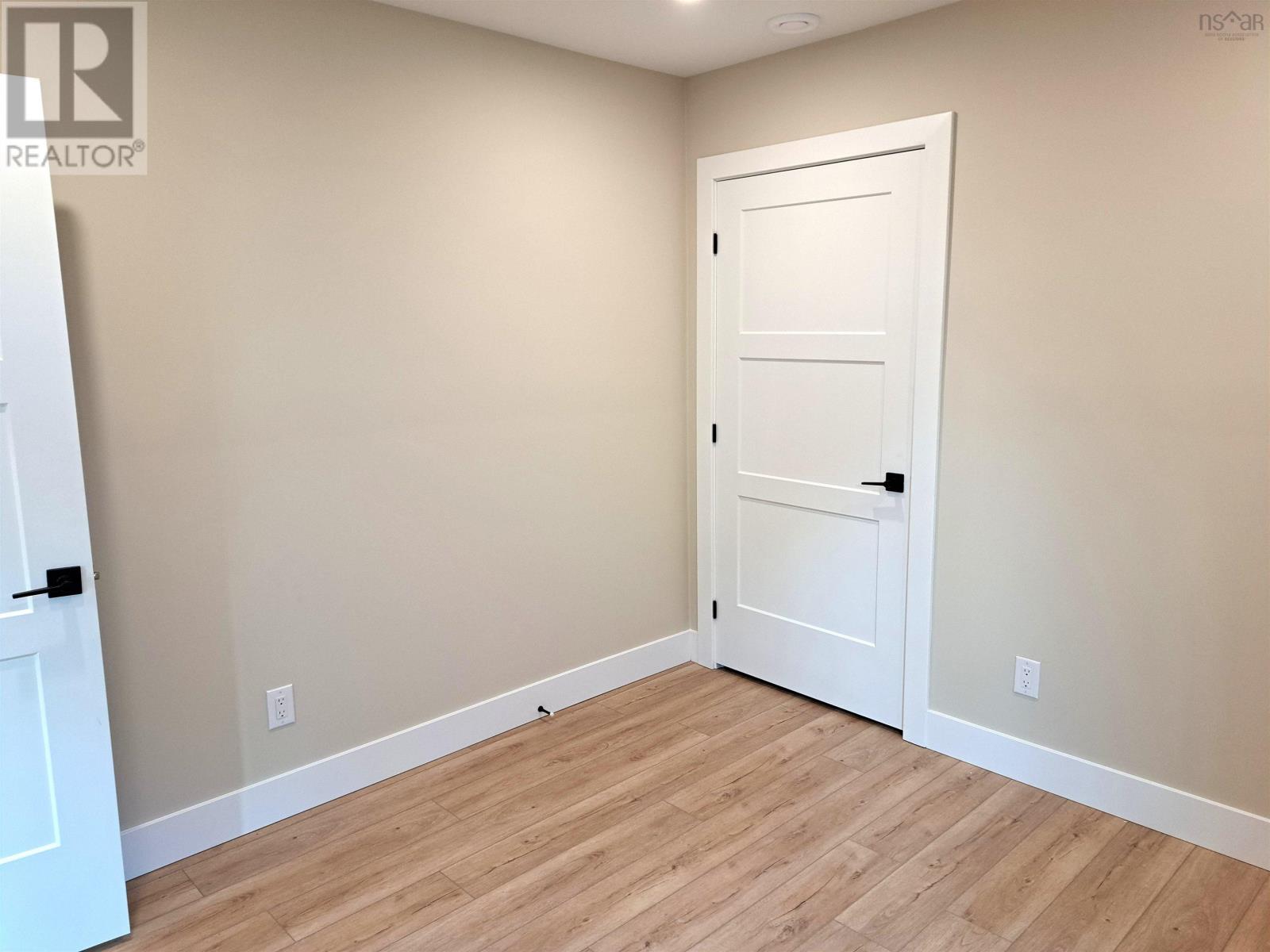 Property 10 of 34 of 127 Kent Road