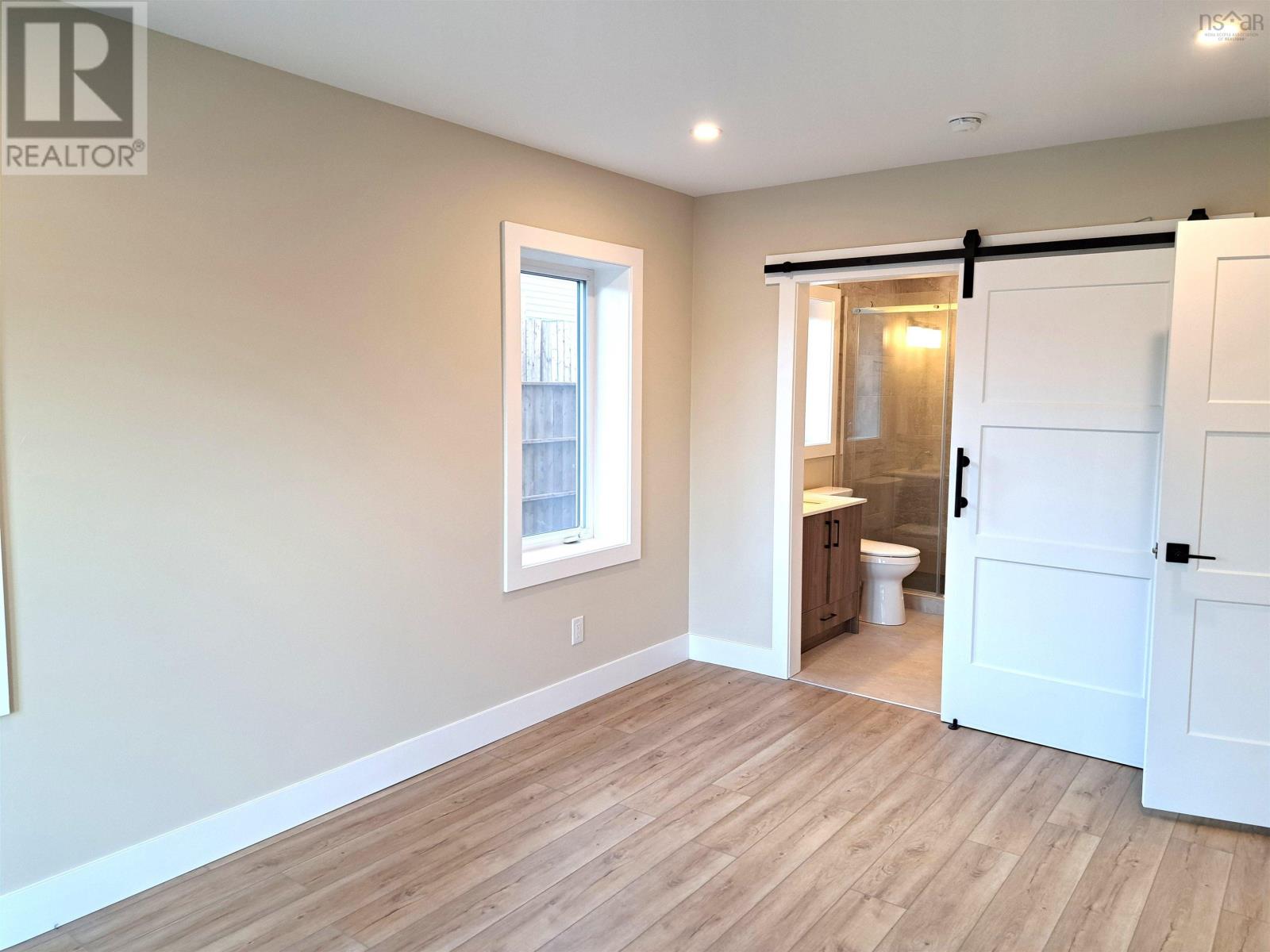 Property 25 of 34 of 127 Kent Road