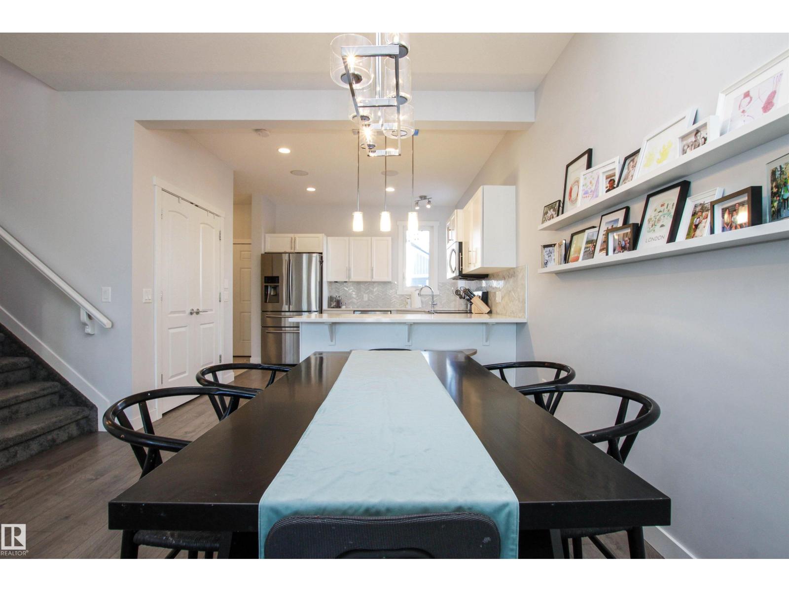 16752 15 AV SW, Edmonton