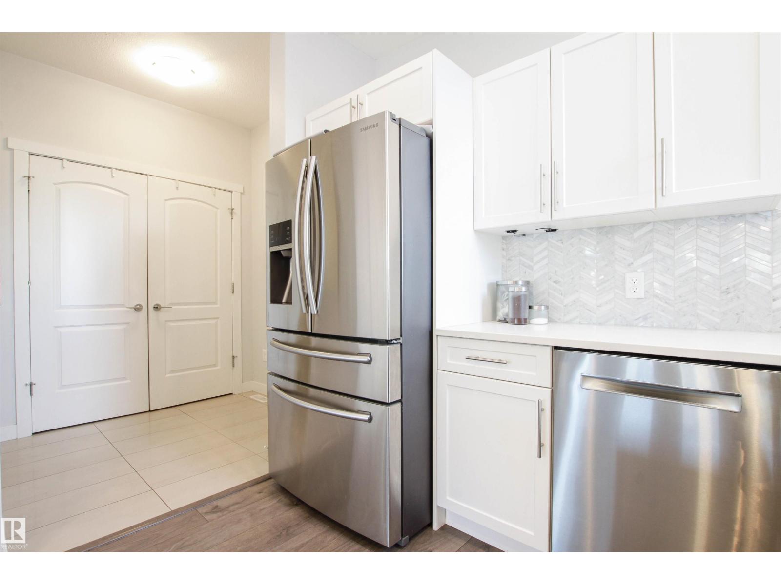 16752 15 AV SW, Edmonton