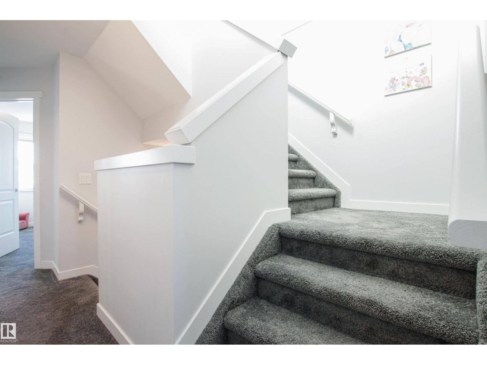 16752 15 AV SW, Edmonton