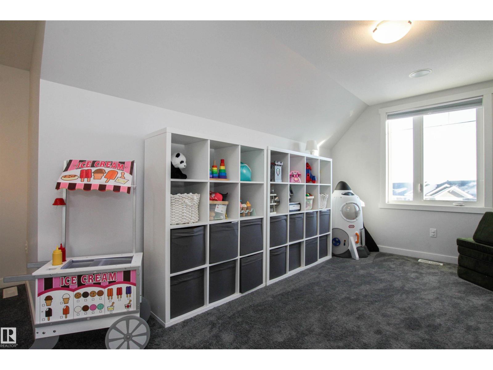 16752 15 AV SW, Edmonton