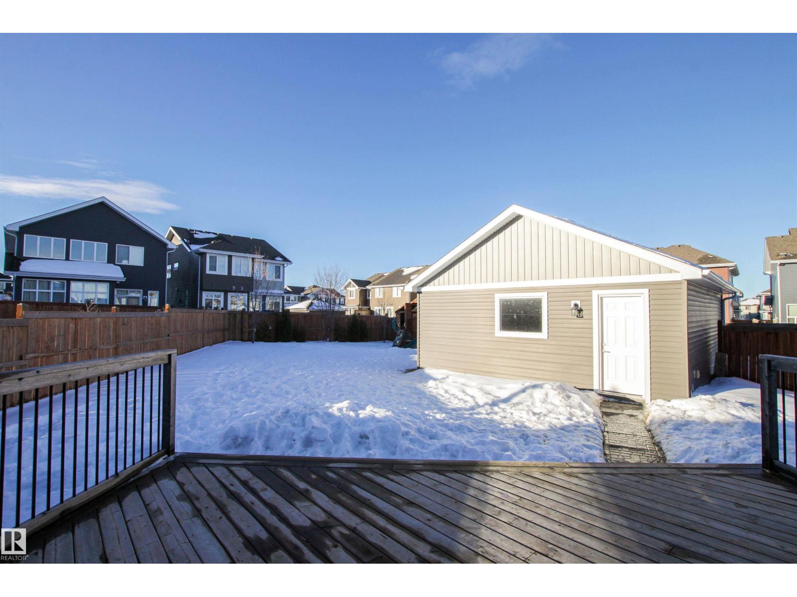 16752 15 AV SW, Edmonton