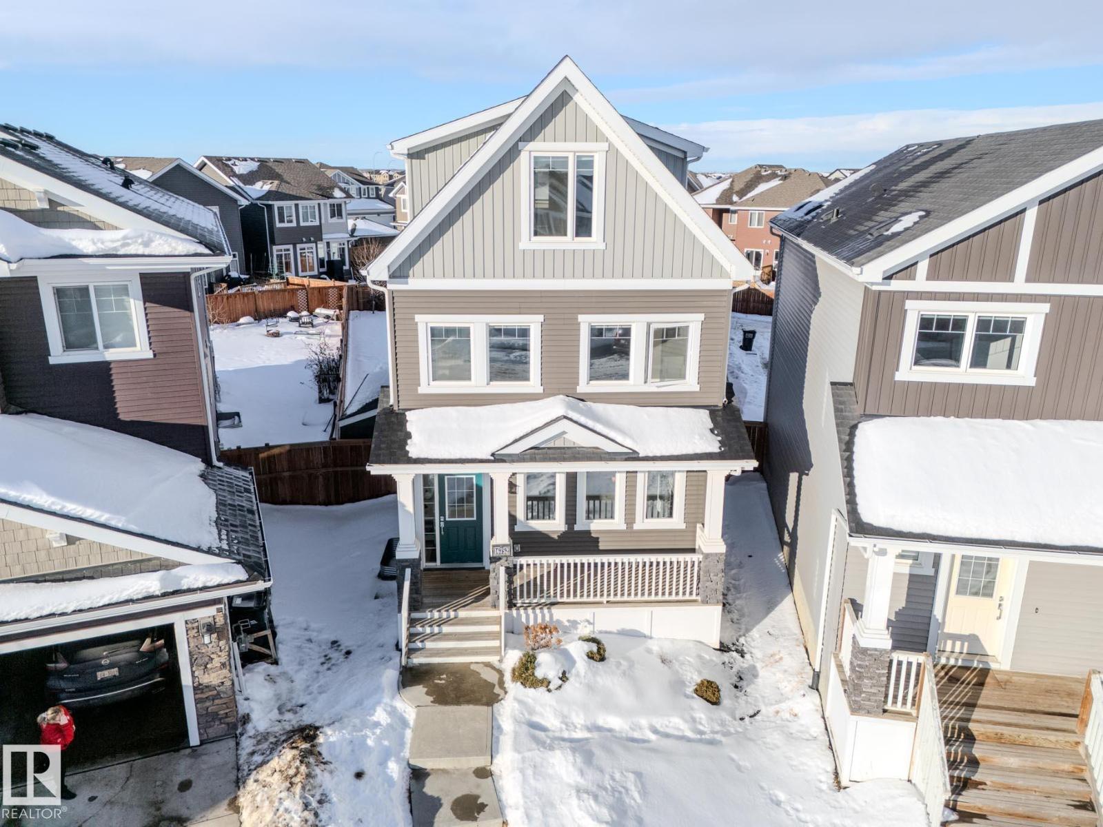 16752 15 AV SW, Edmonton