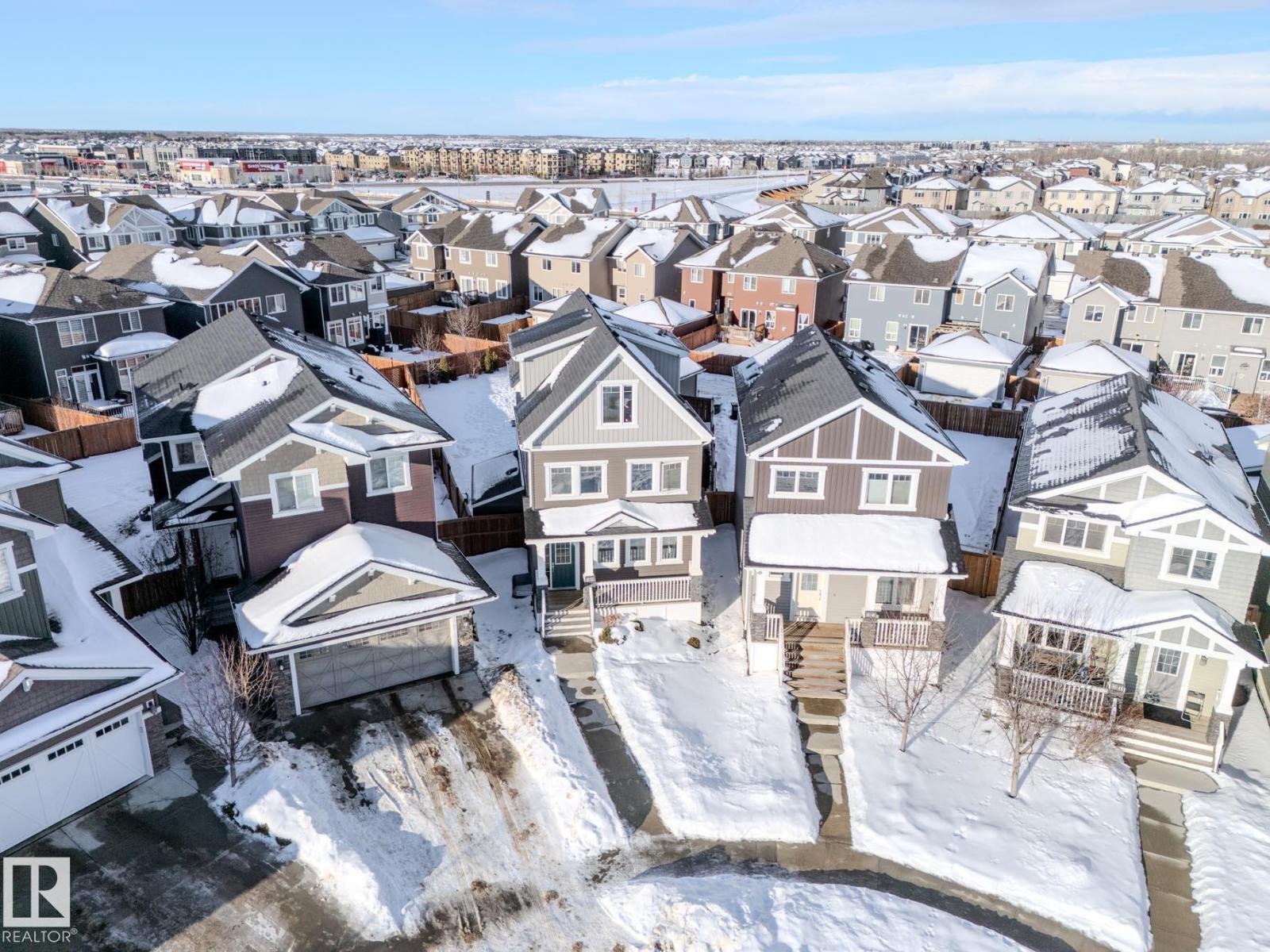 16752 15 AV SW, Edmonton