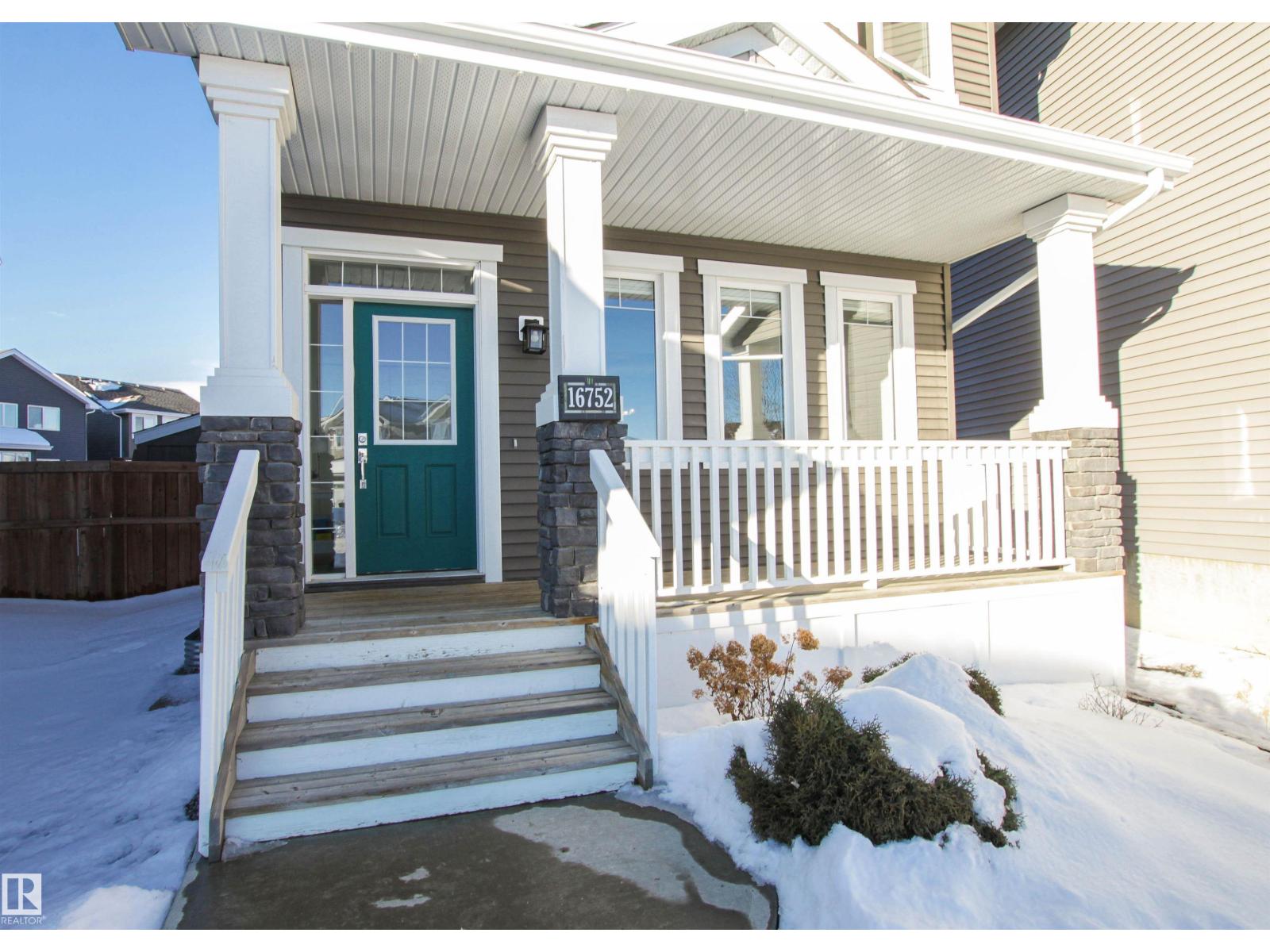 16752 15 AV SW, Edmonton
