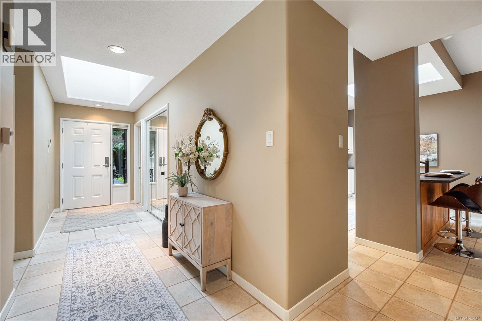 896 Lakes Blvd, Parksville