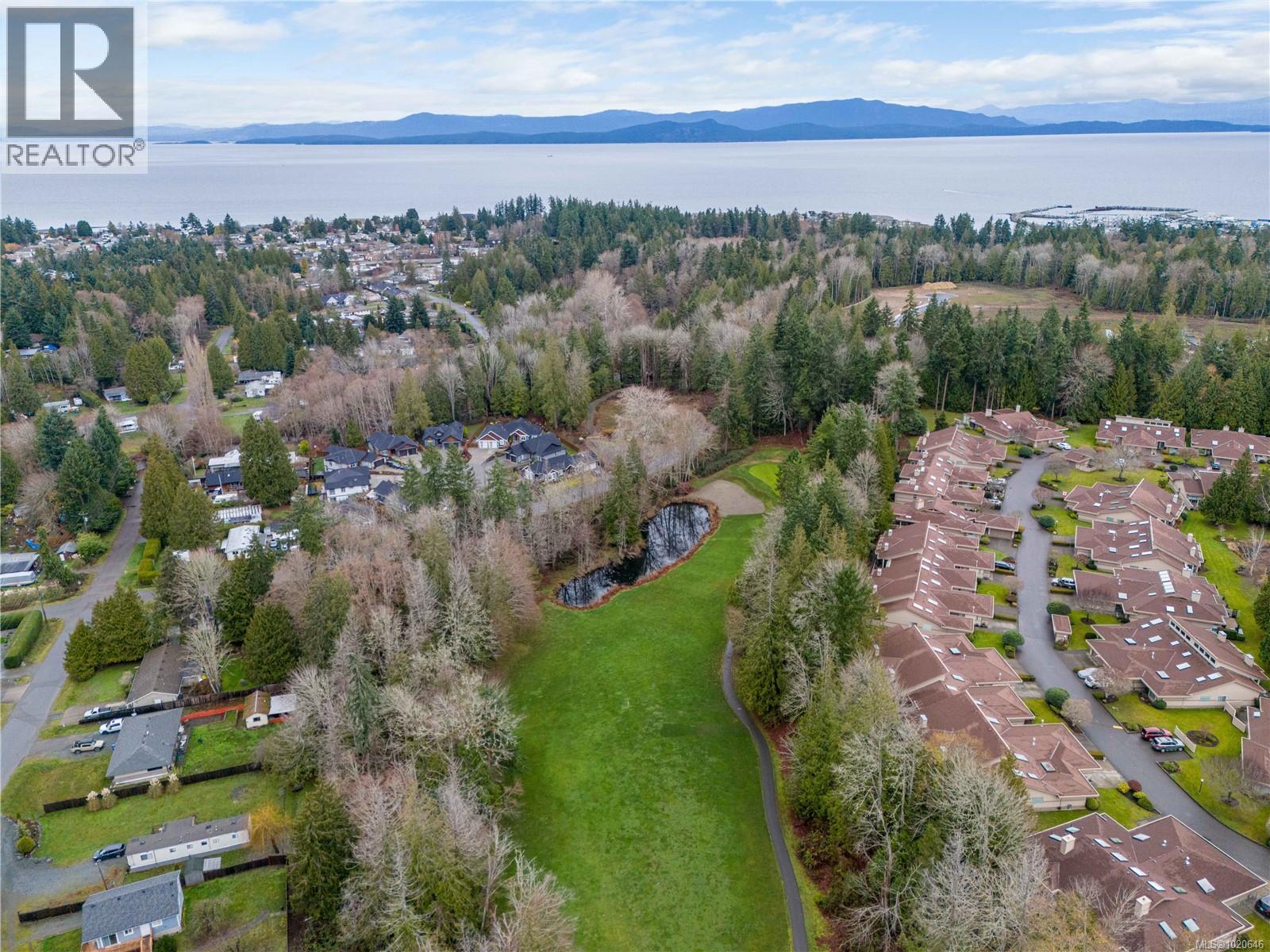 896 Lakes Blvd, Parksville