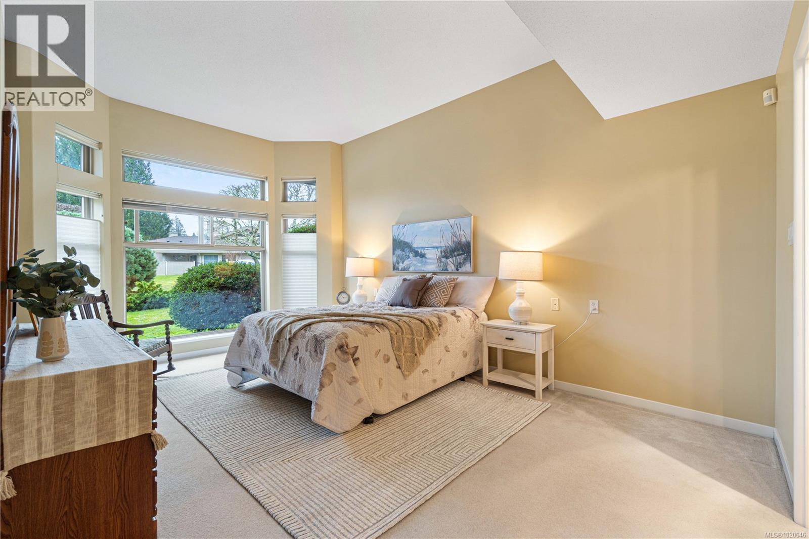 896 Lakes Blvd, Parksville