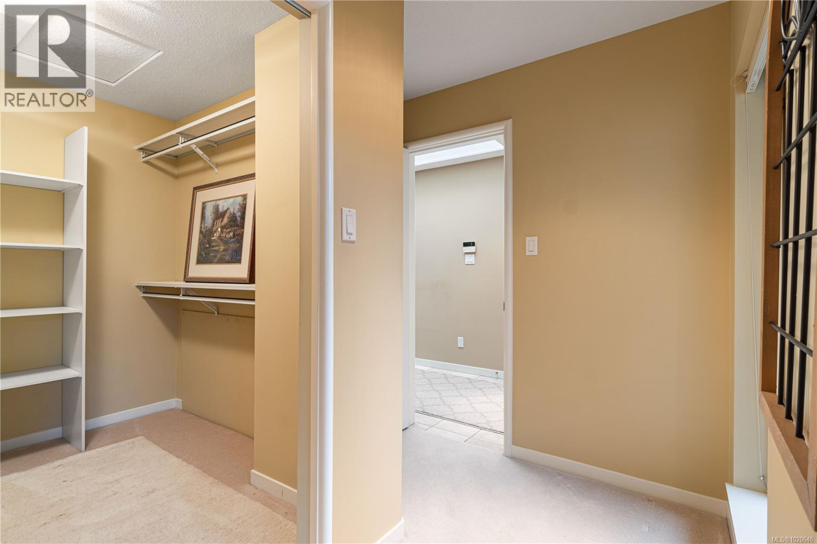 896 Lakes Blvd, Parksville