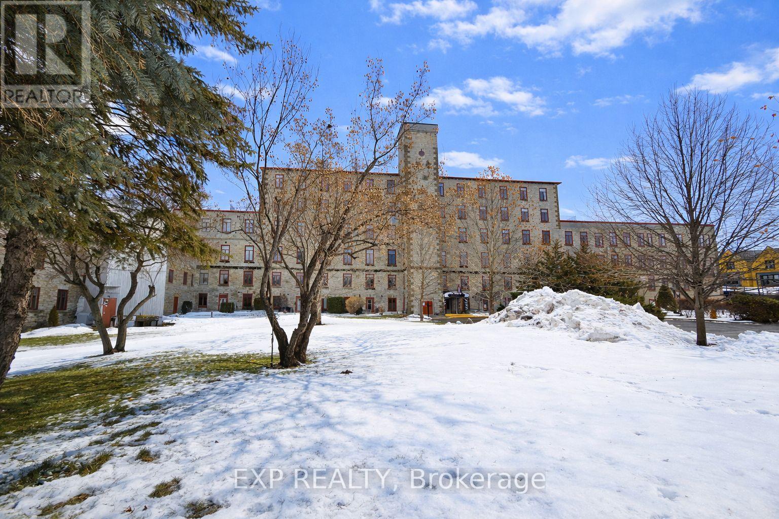 Welcome to 1 Rosamond Street East