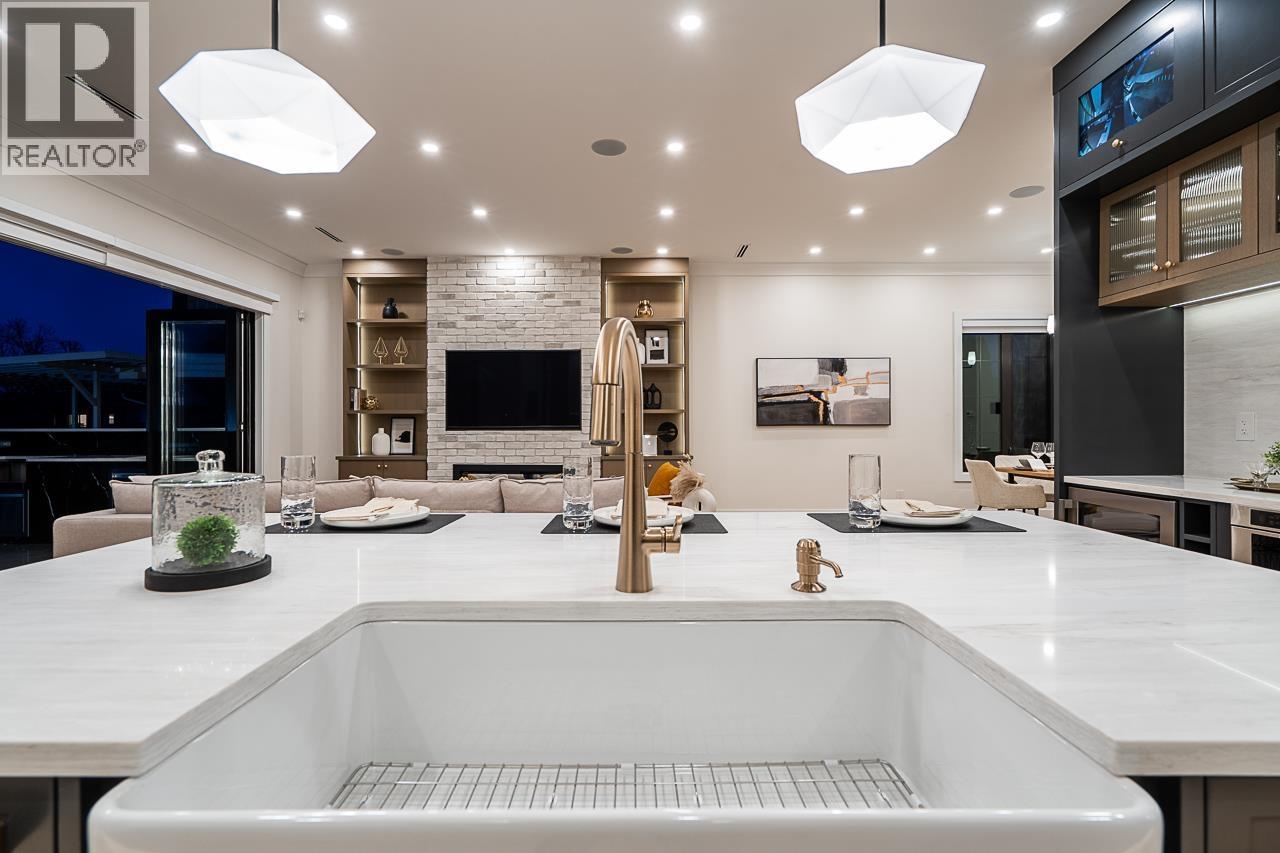 2 8667 ARMSTRONG AVENUE, Burnaby