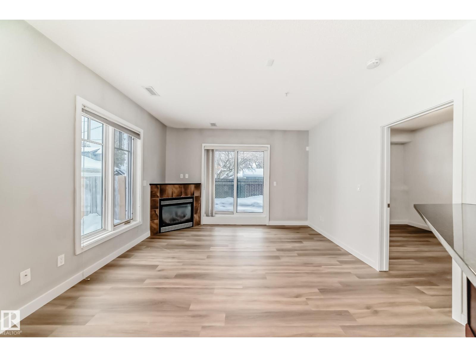 #103 7907 109 ST NW - 19