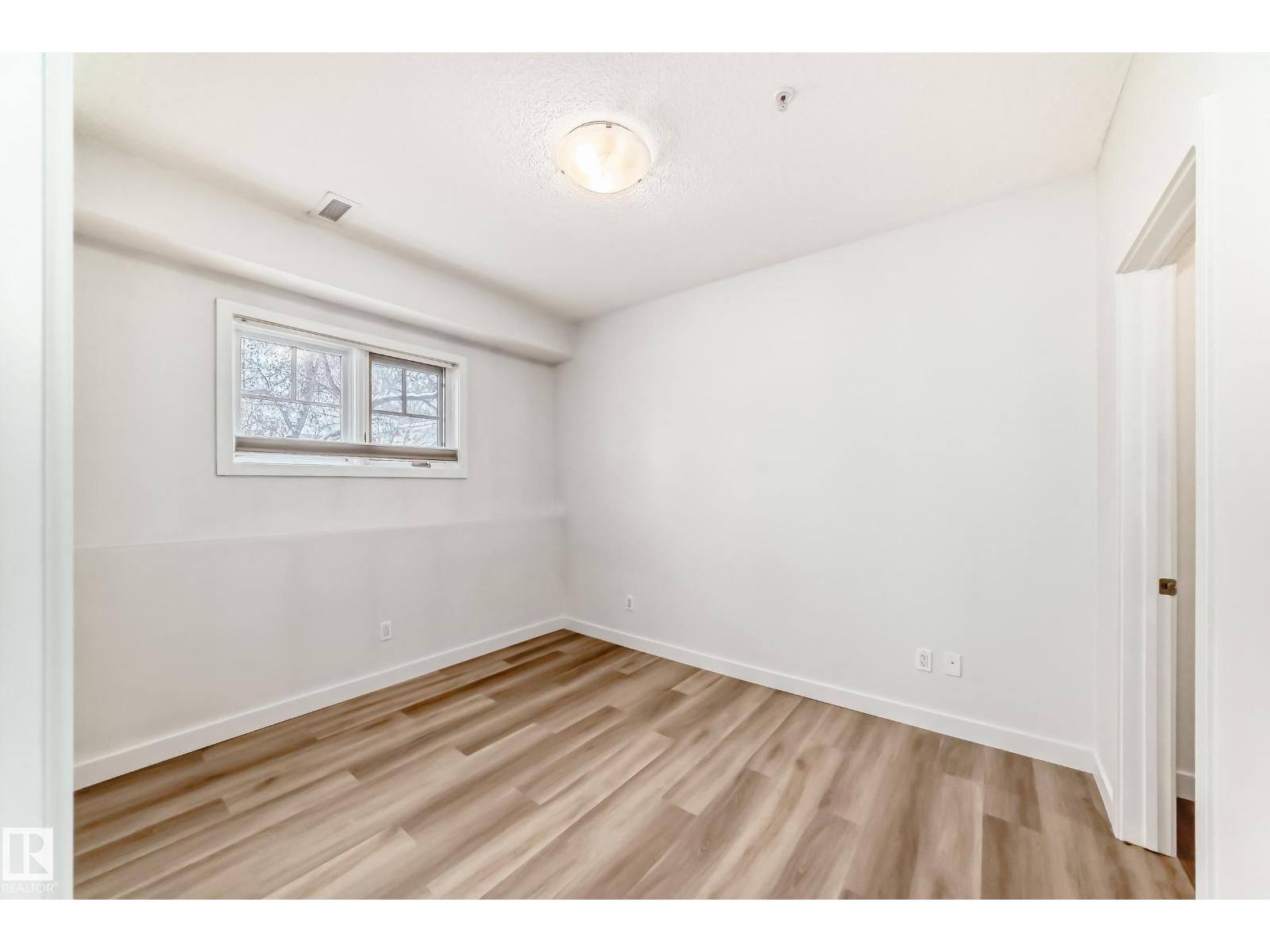 #103 7907 109 ST NW - 26